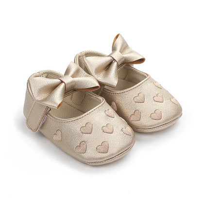 Sapatinho de Bebê Laços de Coração