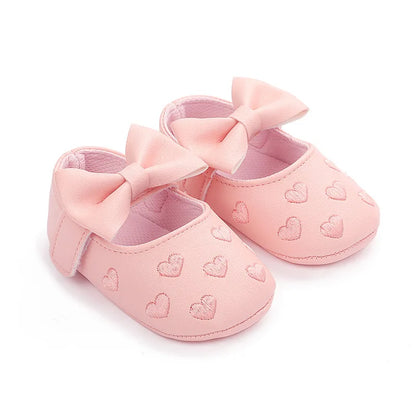 Sapatinho de Bebê Laços de Coração