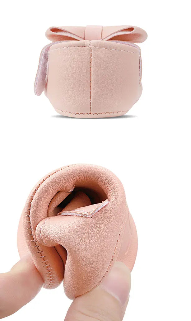 Sapatinho de Bebê Laços de Coração